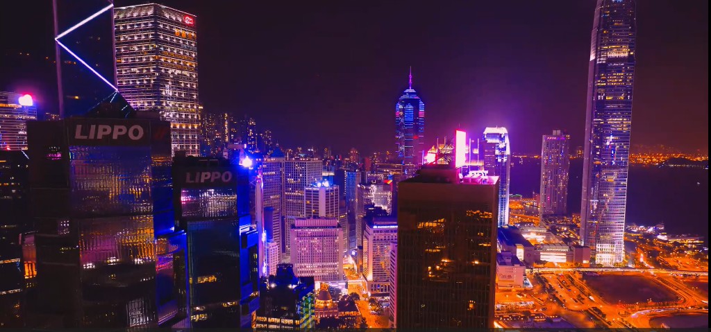 Komby in 14 Steps: Step 11: Wan Chai, the night the East never sleeps